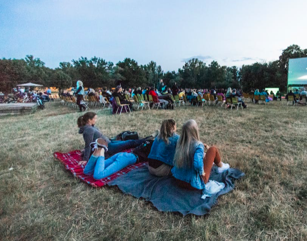 Pressebild: Organiser des événements culturels et éducatifs en plein air